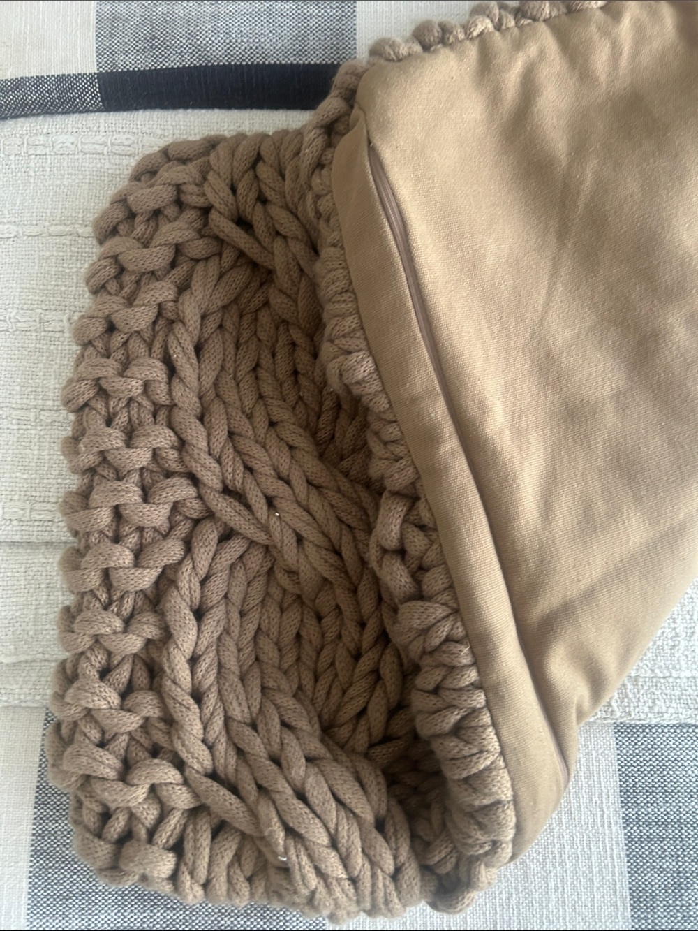 Pottery Barn Chunky Cable Knit Colossal Lumbar Pillow Cover - Bronze - Picture 4 of 4